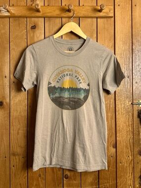 Park Project Cuyahoga Valley National Park Graphic Tee in Size Small